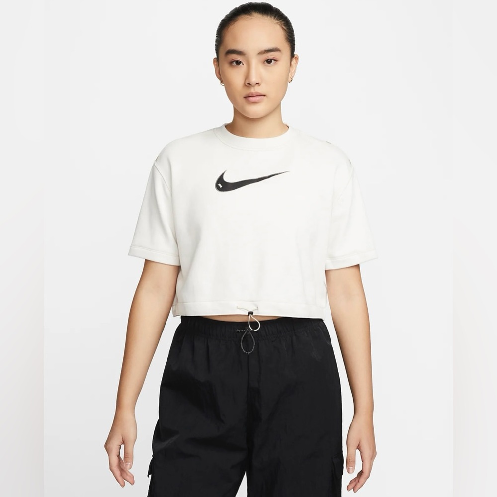 Nike Swoosh Women’s Crop top